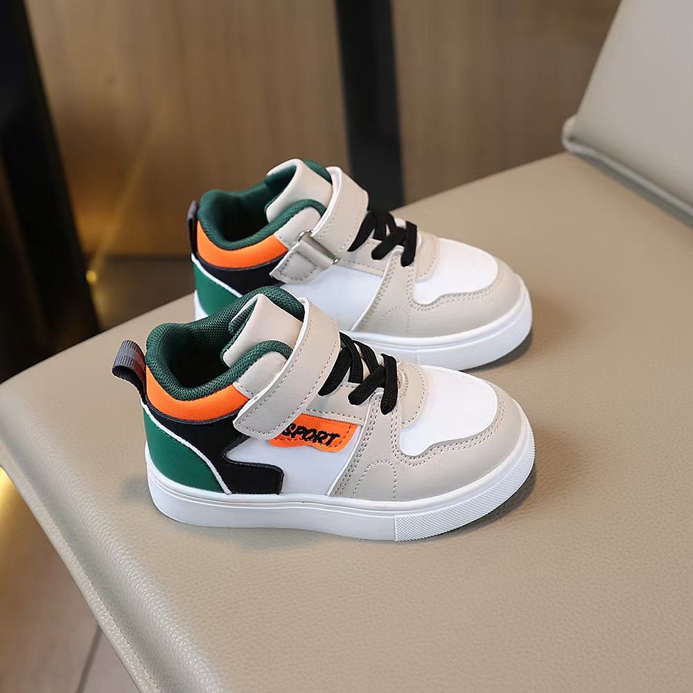 أحذية رياضية مريحة للأطفال من  - مراجعة Sneaker Zone وسعره