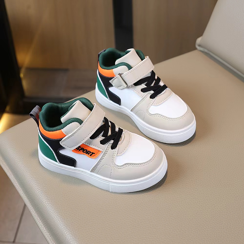 أحذية رياضية مريحة للأطفال من  - مراجعة Sneaker Zone وسعره