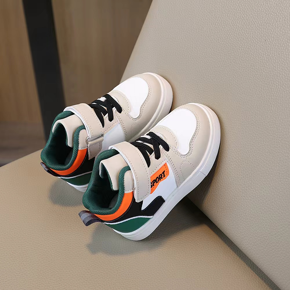 أحذية رياضية مريحة للأطفال من  - مراجعة Sneaker Zone وسعره