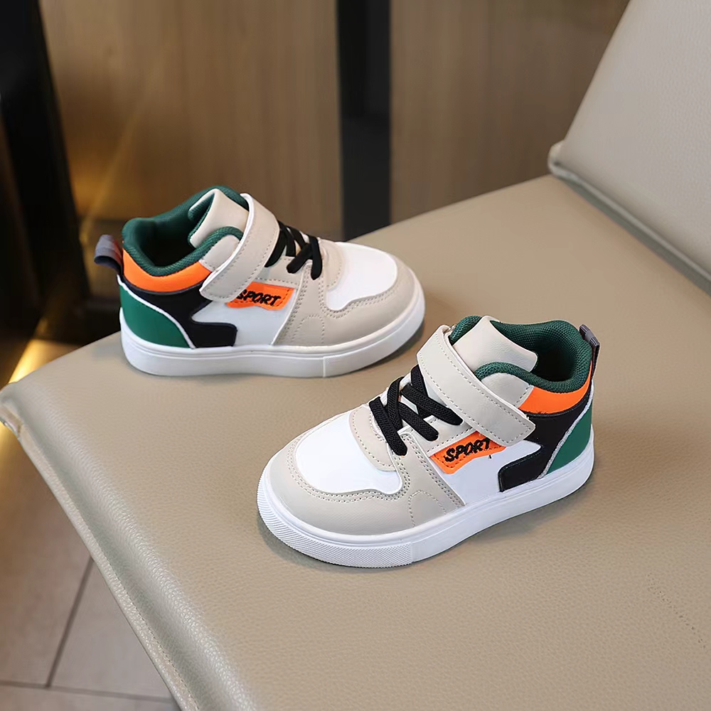 أحذية رياضية مريحة للأطفال من  - مراجعة Sneaker Zone وسعره