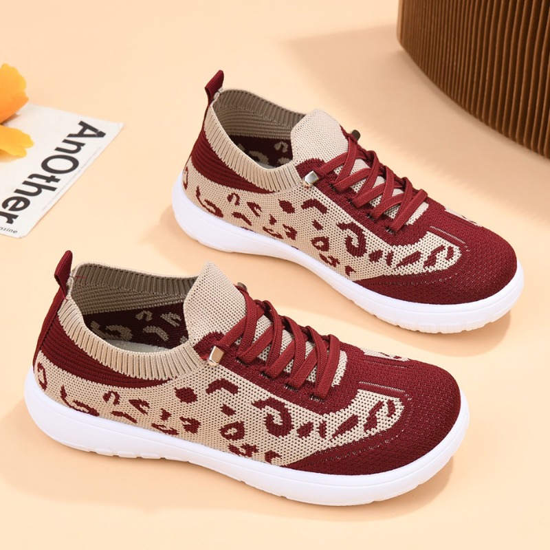 أحذية رياضية نسائية متوسطة الا - مراجعة Sneaker Zone وسعره